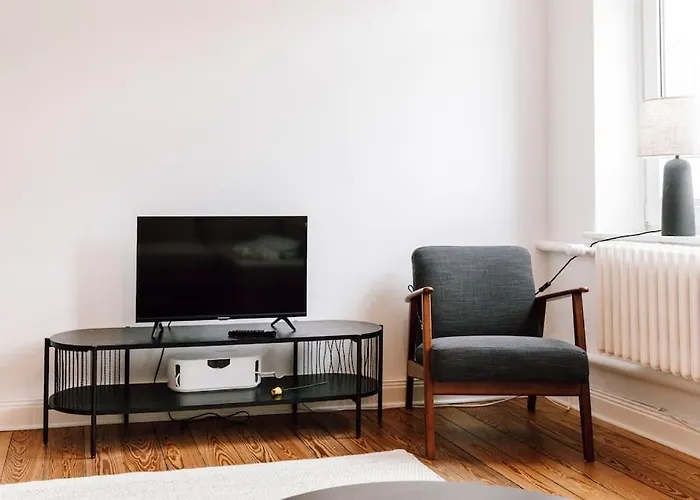 Zentral Und Frisch Eingerichtet: 2 Zi. 24h Checkin Appartement *