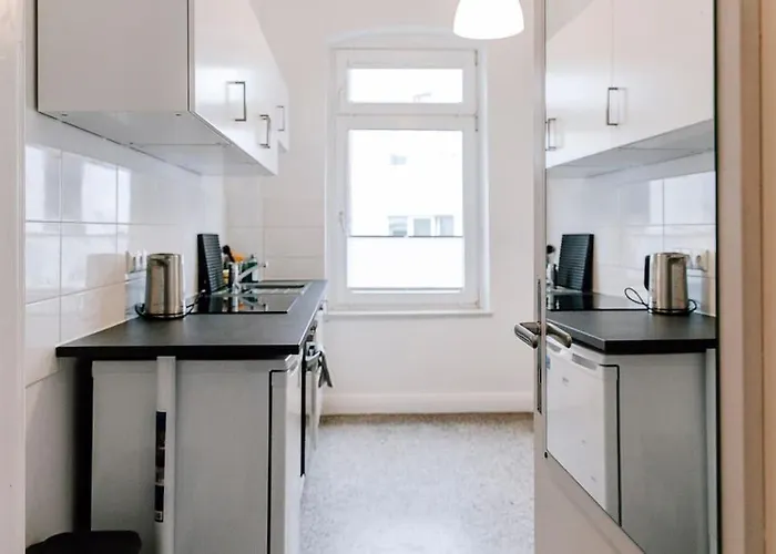 Appartement Zentral Und Frisch Eingerichtet: 2 Zi. 24h Checkin *